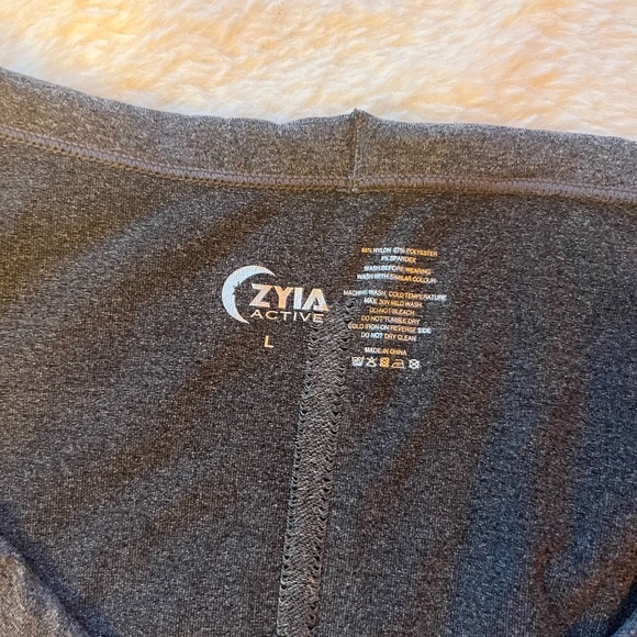 Zyia Active long sleeve shirt (large) - Picture 7 of 7